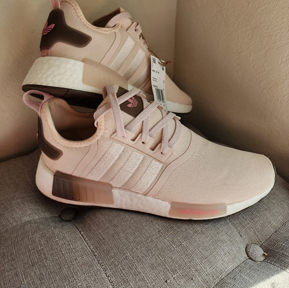 Adidas NMD_R1 Women Running Shoes Size 10 HQ4279 Wonder Quartz/Earth Strata. NEW